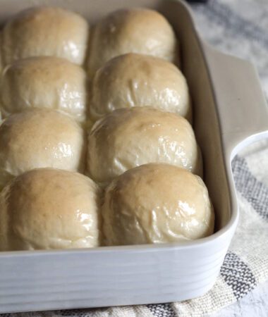 dinner rolls