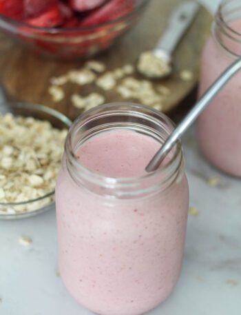 strawberry oat smoothie