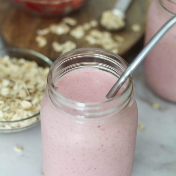 strawberry oat smoothie