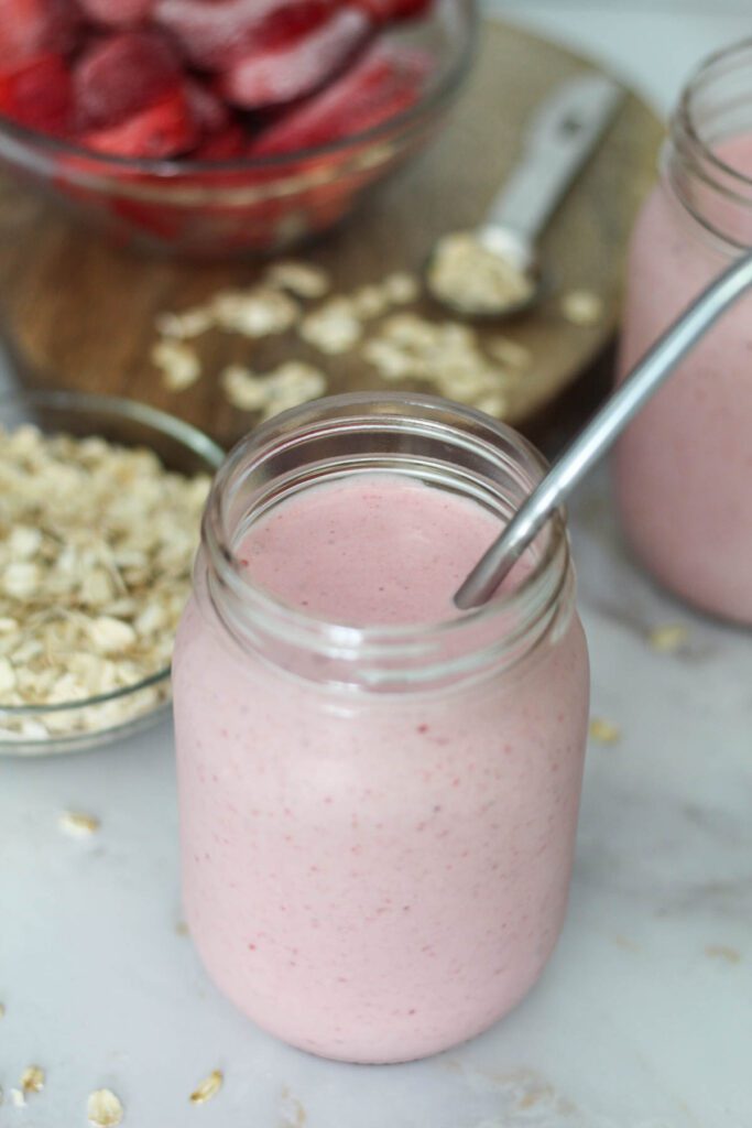 strawberry oat smoothie