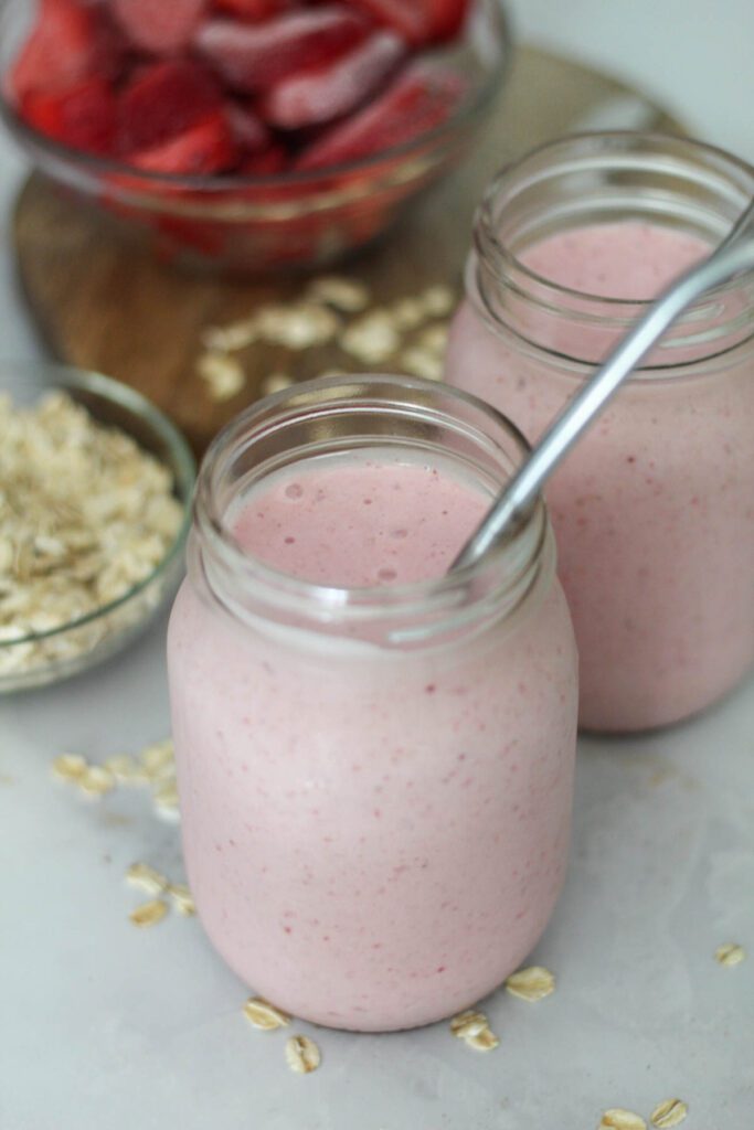 strawberry oat smoothie