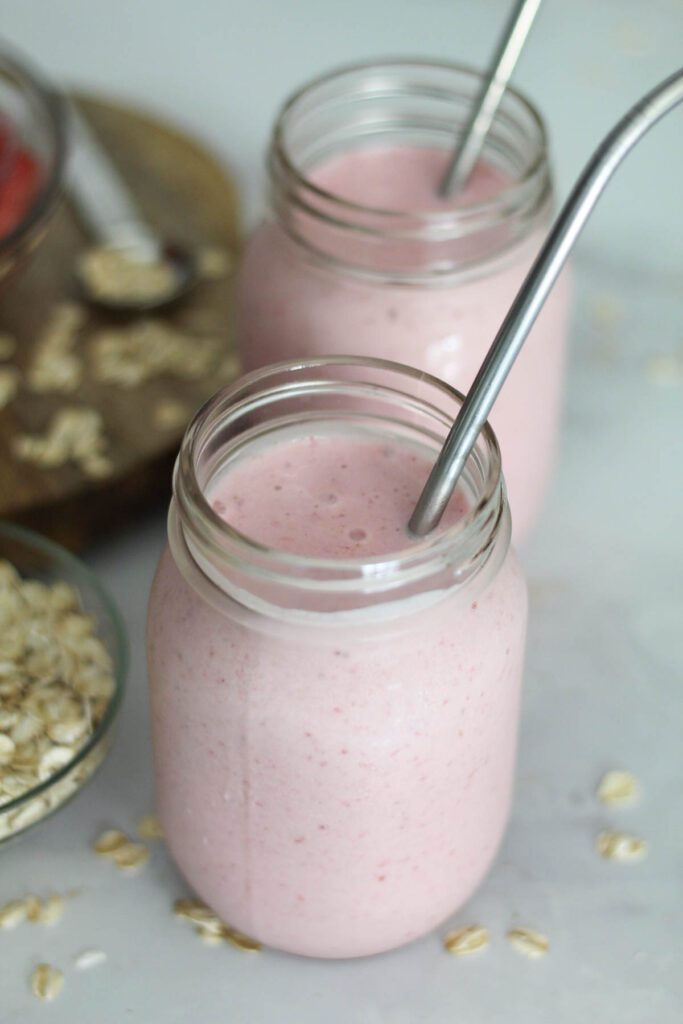 strawberry oat smoothie